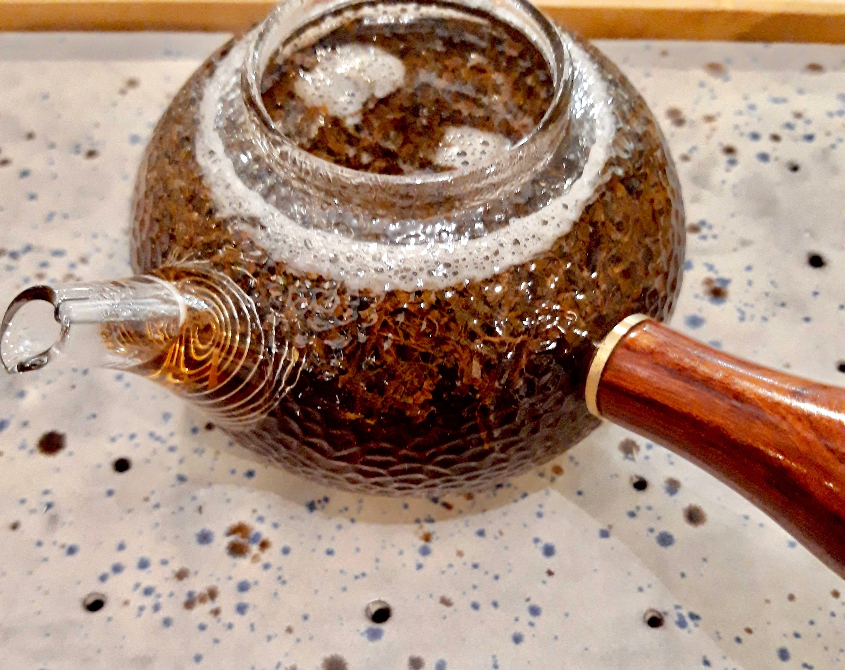 Théiere en verre martelée avec anse en bois | 250ml