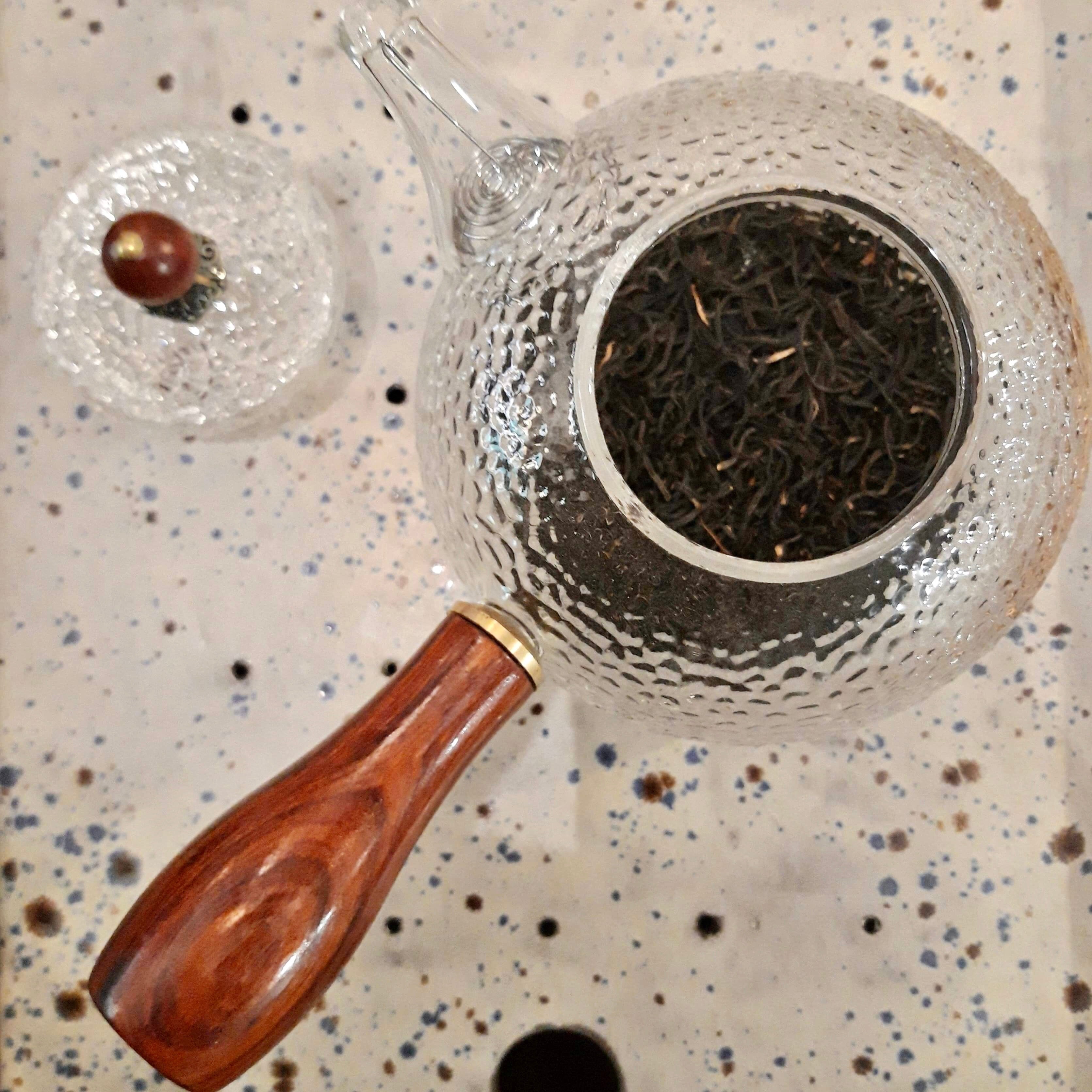 Théiere en verre martelée avec anse en bois | 250ml