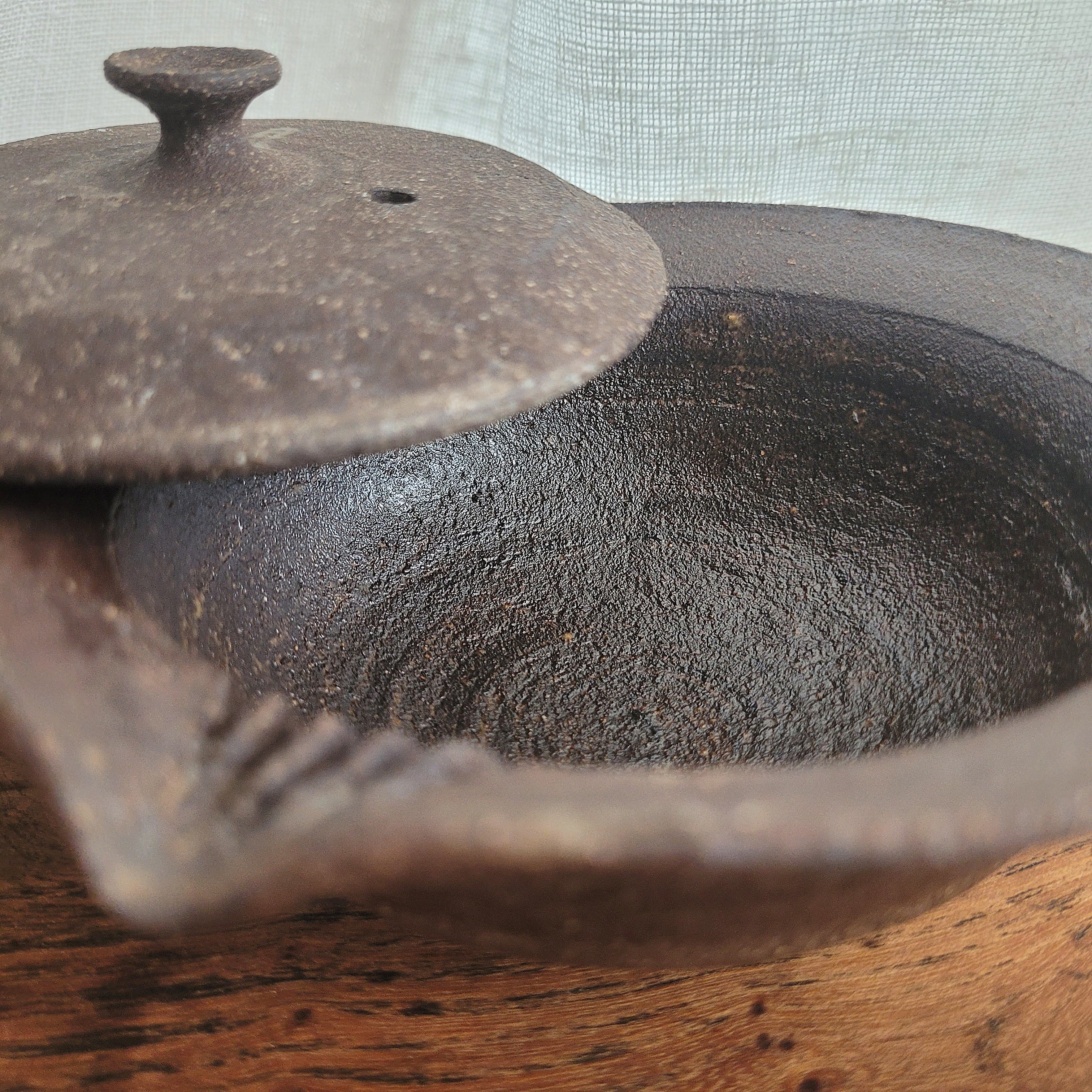 Louise Traon : Shiboridashi en grès chamotté