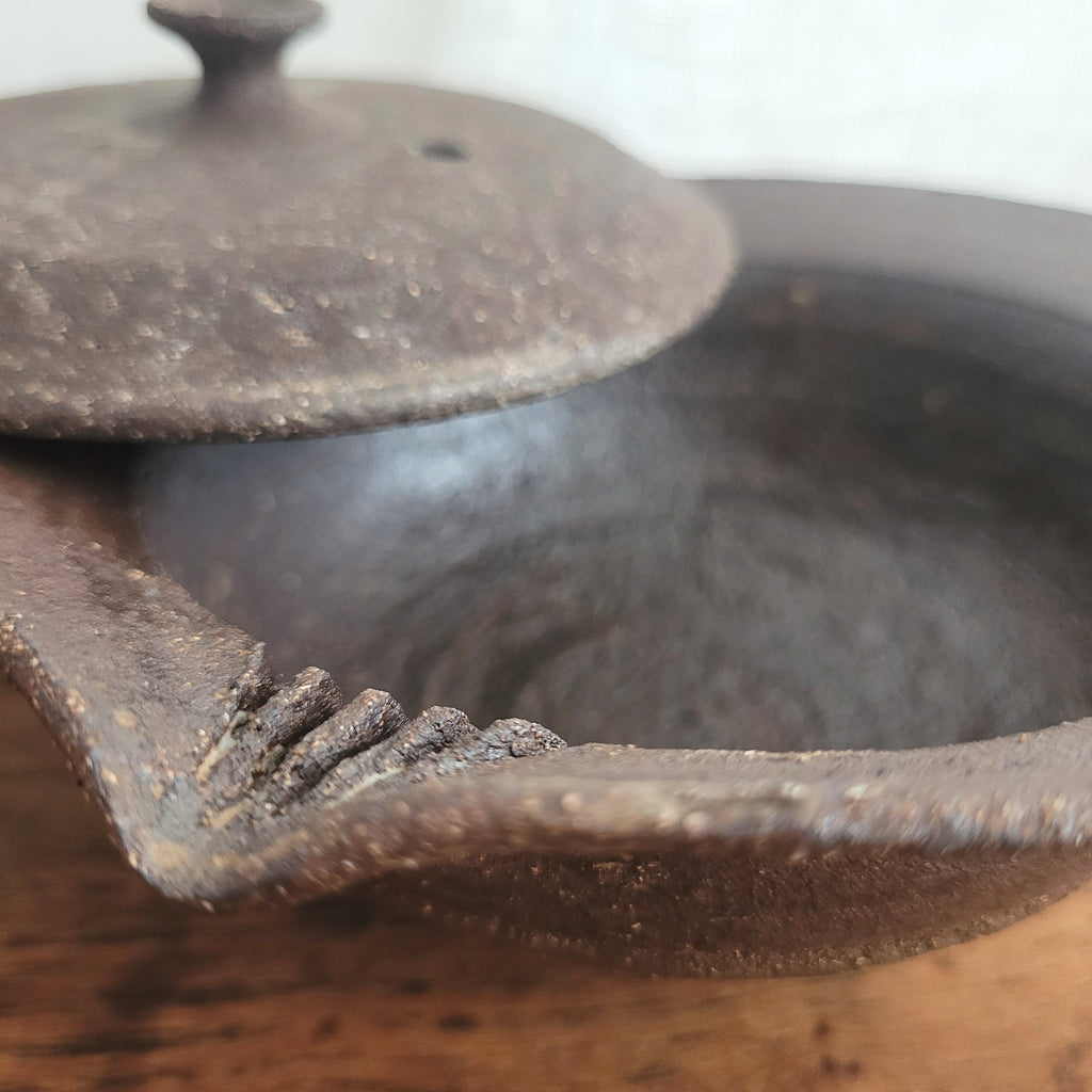 Louise Traon : Shiboridashi en grès chamotté